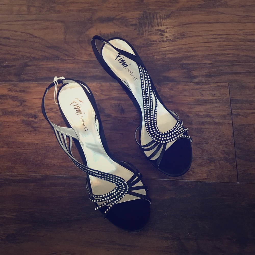 Brand new black heels